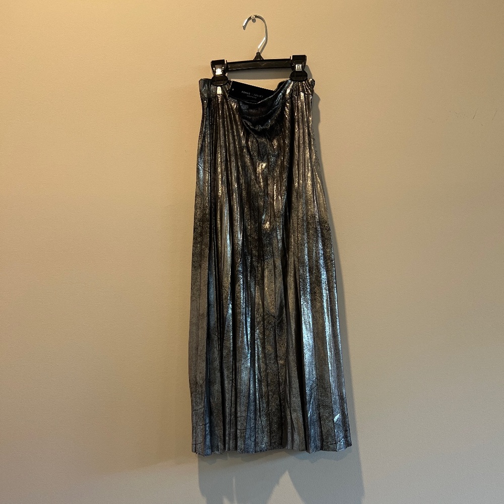 Romeo + Juliet long skirt size S NWT